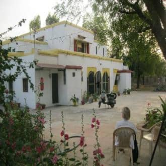 Travel And See The Taj, Stay With Us., Agra 4